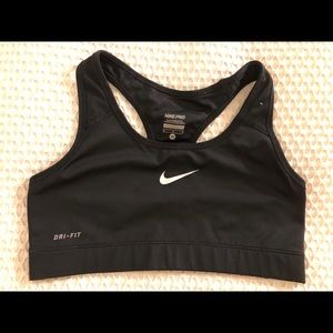 Nike DryFit Sports Bra (M) - Black